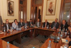 انفجار داخل جبهة الإنقاذ بسبب مقاطعة الانتخابات