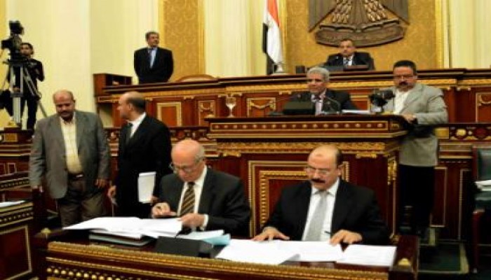 "الشورى" يطالب الداخلية بإعادة الضباط الملتحين إلى العمل