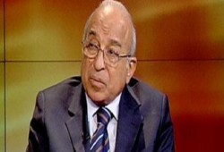 فهمي هويدي: امسكوا الخشب