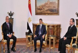 الرئيس مرسي يلتقي رئيس الوزراء الليبي لبحث العلاقات الثنائية بين البلدين