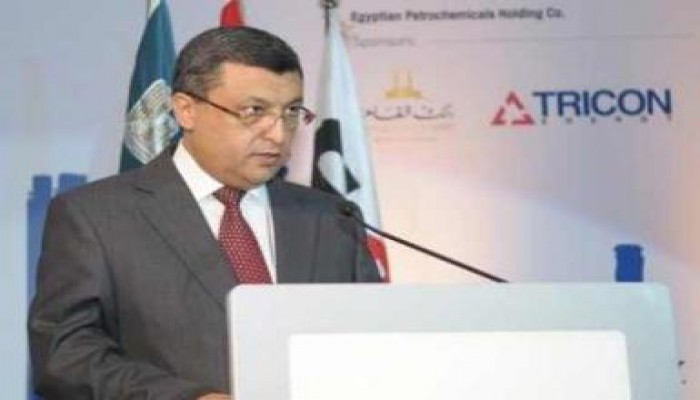 الاطاحة بقيادات وزارة البترول بسبب ازمة السولار