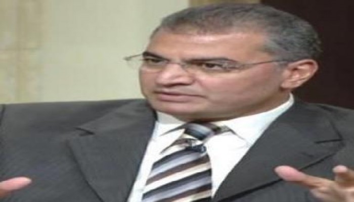 عصام سلطان : بين القيادة والقلادة والبلادة والبيادة !