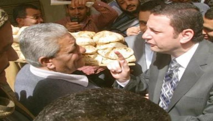 استقبال وزير التموين بالزغاريد في سوهاج (متلفز)