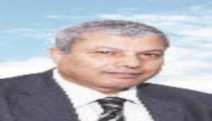 إلى «تعيس» و«متعوسة».. هذا «عمك» نجيب ساويرس!