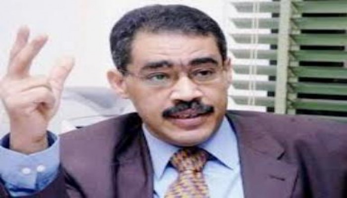 أين ضياء رشوان من ضرب الصحفيين وخنقهم أمام كنيسة العذراء مريم؟
