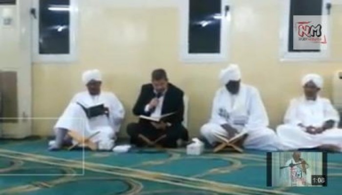 رئيس الجمهورية في مقرأة للقرآن بأحد مساجد السودان "متلفز"