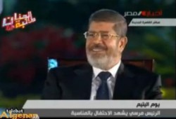موقف رائع من الرئيس مرسى فى يوم اليتيم والاطفال يصفقون "متلفز"