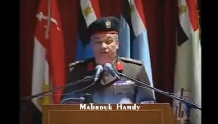 الجيش المصري نحن مع الشرعية المتمثلة في الرئيس المنتخب "متلفز "