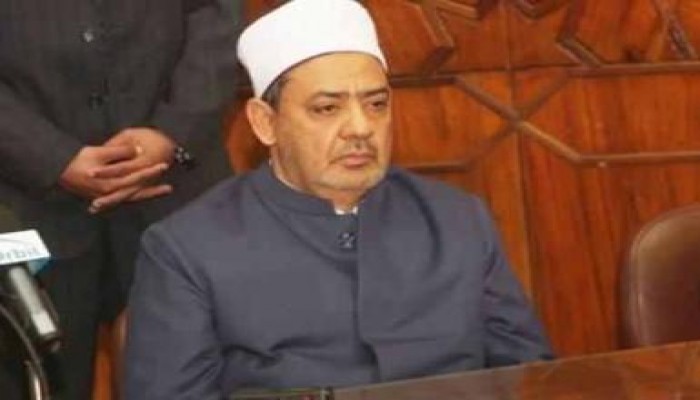شيخ الأزهر يقرر زيادة المنحة الشهرية للطلاب الوافدين إلى 300 جنيه شهريًا