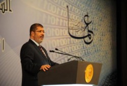 الرئيس يشهد الاحتفال بيوم العلم .. ويكرم العلماء (صور)