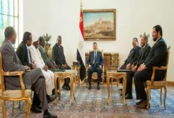 الرئيس يستقبل رئيس مجلس الولايات السوداني والوفد المرافق