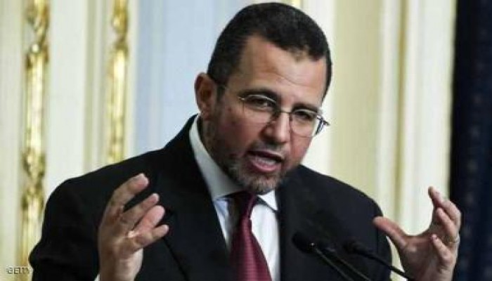 حبس هشام قنديل سنة لعدم تنفيذه حكمًا قضائيًّا