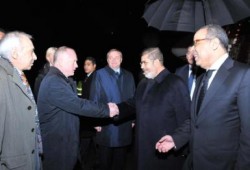 الرئيس مرسي يصل إلى روسيا في زيارة عمل تستغرق يومين