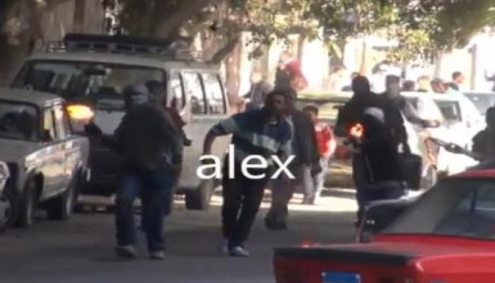 عناصر "بلاك بلوك" الاجرامية يعتدون بالخرطوش والمولوتوف على الإخوان بالإسكندرية (متلفز)