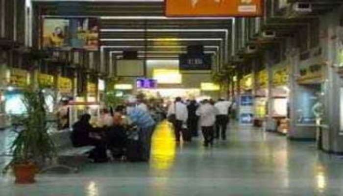 شحنة نظائر مشعة لعلاج الاورام تصل إلى مطارالقاهرة