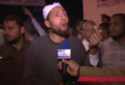مواطن يقتحم موكب وزير التموين "متلفز"