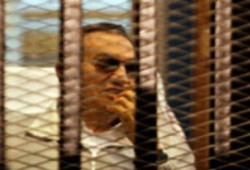 الجنايات ترفض تظلم مبارك وتؤيد استمرار حبسه بقضية الكسب غير المشروع