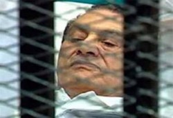 "الكسب غير المشروع" يجدد حبس مبارك 15 يومًا لتضخم ثروته