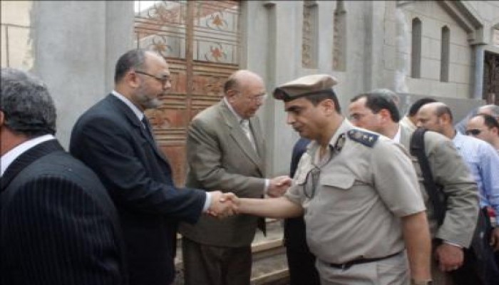 قيادات الإخوان يتقبلون  العزاء في شقيقة المهندس سعد  الحسيني " مصور "