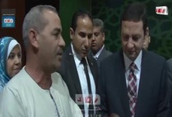 " بوستين "  علي جبين باسم عودة " مش بوسة واحدة " متلفز