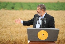 الرئيس مرسي يشارك في الإحتفال بحصاد محصول القمح ببرج العرب