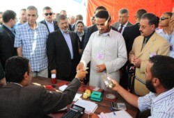 الرئيس يتابع اجراءات شراء القمح من المزارعين (صور)