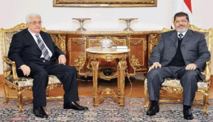 السيد رئيس الجمهورية  يلتقي عباس لبحث المصالحة ودعم عملية السلام