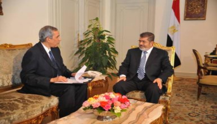 الرئيس يطالب وزير الزراعة بتبنى سياسات جديدة لتحقيق الأمن الغذائي وحل مشاكل المزارعين