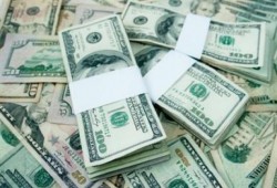 القضاء على السوق السوداء للدولار فى مصر أصبح وشيكًا.. وارتفاعه أمام الجنيه "غير مقلق"