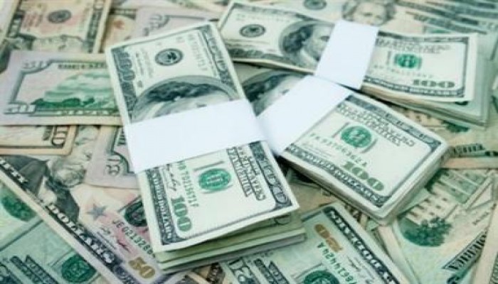 القضاء على السوق السوداء للدولار فى مصر أصبح وشيكًا.. وارتفاعه أمام الجنيه "غير مقلق"