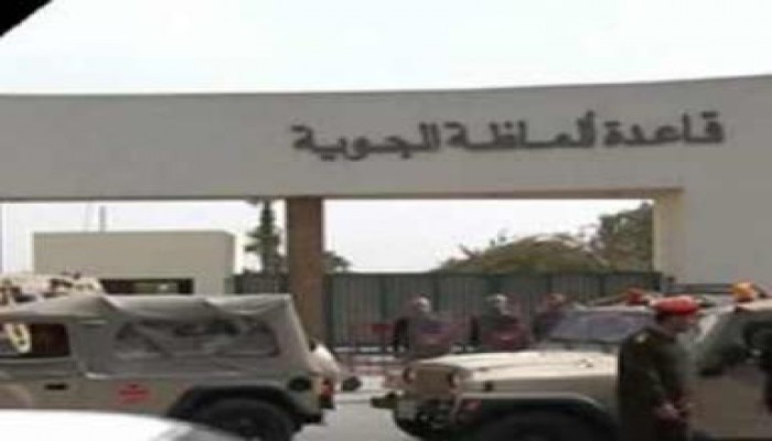 مطار ألماظة يستعد لاستقبال الجنود بحضور الرئيس مرسى  وقنديل والسيسي
