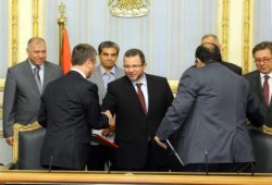 بروتوكول للتعاون بين مصر وتركيا يمنح مصر 150 عربة حديثة ومُتطورة لحل مشاكل جمع القمامة.