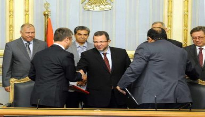 بروتوكول للتعاون بين مصر وتركيا يمنح مصر 150 عربة حديثة ومُتطورة لحل مشاكل جمع القمامة.