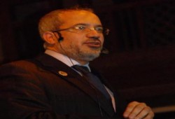 د. مراد علي: المحكمة الدستورية تصر على جر الجيش والشرطة للصراع السياسي