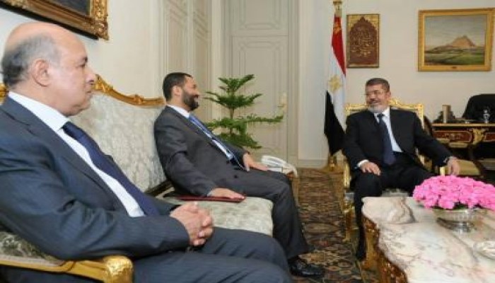 الرئيس يستعرض أوضاع القدس مع رئيس مؤسسة القدس الدولية