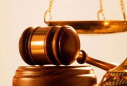 رئيس المحكمة الدستورية التركية يؤيد ارتداء المحاميات للحجاب بالمحاكم