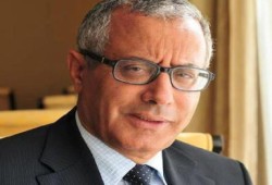رئيس الوزراء الليبي علي زيدان : وقف شحنة صواريخ كانت معدة للتهريب إلى مصر