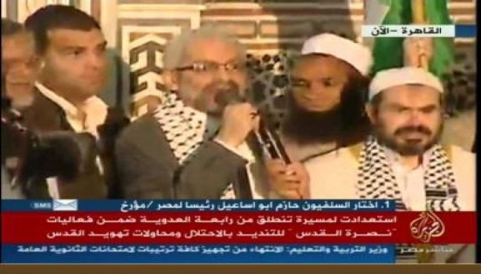 مقارنة بين وزير ثقافة في المسجد وآخر في مظاهرات الشواذ