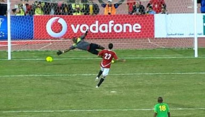 منتخب مصر يقيم "مقرأة قرآن" بغرفة أبو تريكة فجر اليوم.. ويلتقي زيمبابوي عصراً