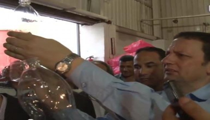 باسم عودة يتفقد شركة لانتاج " زيت دوار الشمس  الجديد " (متلفز)