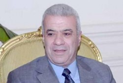 وزير الكهرباء: إنارة بعض مباني الوزارة باستخدام الطاقة الشمسية