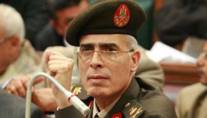 ممدوح شاهين: القوات المسلحة تريد الخروج من معترك السياسة