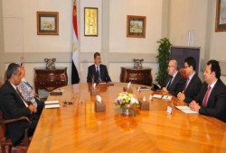 الرئيس يستقبل وفدا من حزب الوسط