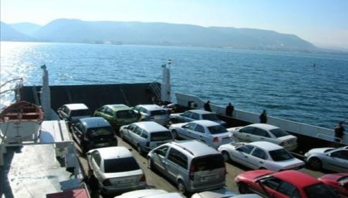 وصول عبارة تحمل 688 سيارة إلى ميناء الاسكندرية