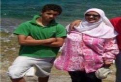 م. نهال حسن (والدة أحد ضحايا مجزرة بورسعيد): صورة ابني سترفع مع أهله وأحبابه يوم 21 يونيو