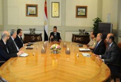 الرئيس يلتقي مع وزيري الدفاع والداخلية ورئيس المخابرات العامة