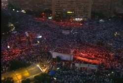 عشرات من حركة " أحرار 6 ابريل" ينضمون لمليونية " لا للعنف "