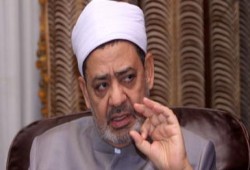 طلاب مصر شيخ الأزهر متناقض في قراراته وتصريحاته