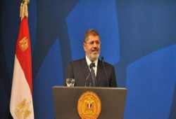 آلاف المصريين في الشوارع انتظارا لخطاب الرئيس مرسي