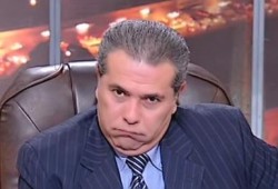 متظاهرو "عكاشة " عند الدفاع مسلحين.. ويحاولون اغتصاب مراسلة قناة دريم